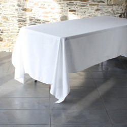 nappe 180  x 180 100%polyester blanc, idéale pour une table ronde comme pour une table carrée, Anne-C